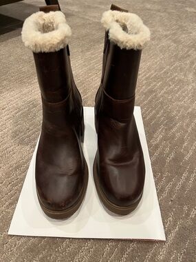 Timberland Women's Dark Brown Shearling-Lined Leather Boots excellent condition